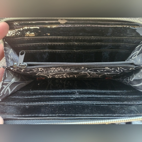 Betsey Johnson Black and Pink Quilted Crossbody Bag And XOXO Heart Wristlet - Picture 12 of 13